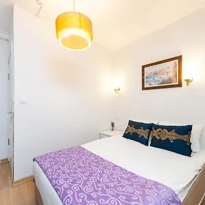 istanbul-house-hotel.istanbul-turkeyhotels.com/