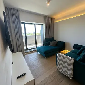 De Lux Bucureşti