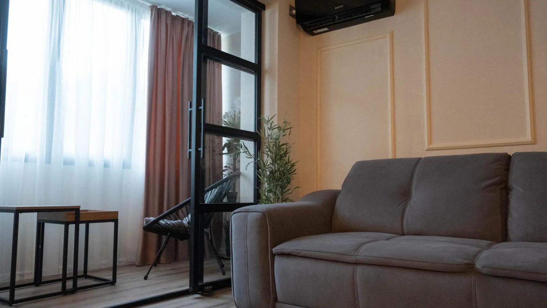 Cosy 2 Rooms Apartment In The Center Of The City Bucureşti